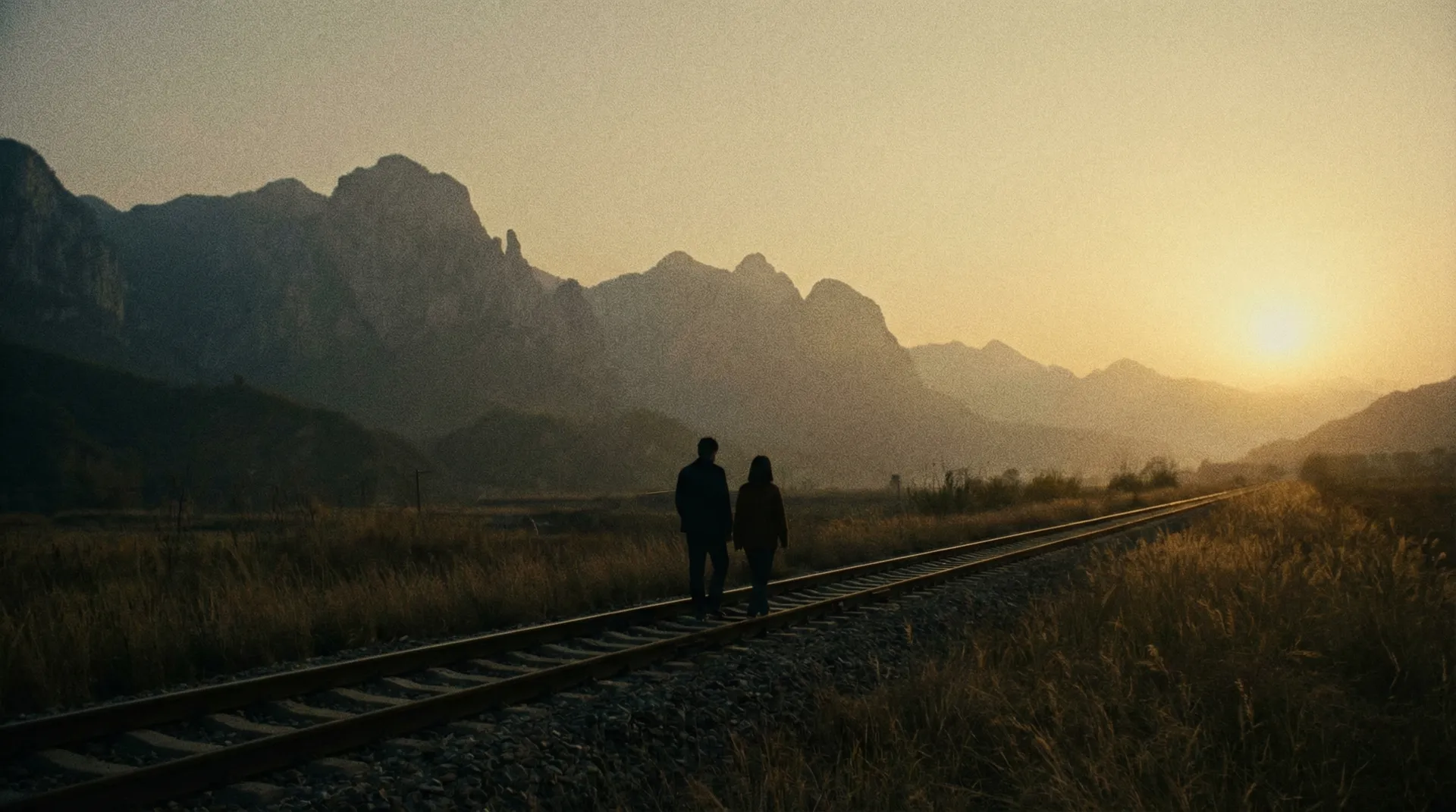 独立短片《铁轨尽头》剧照 - 国产精品